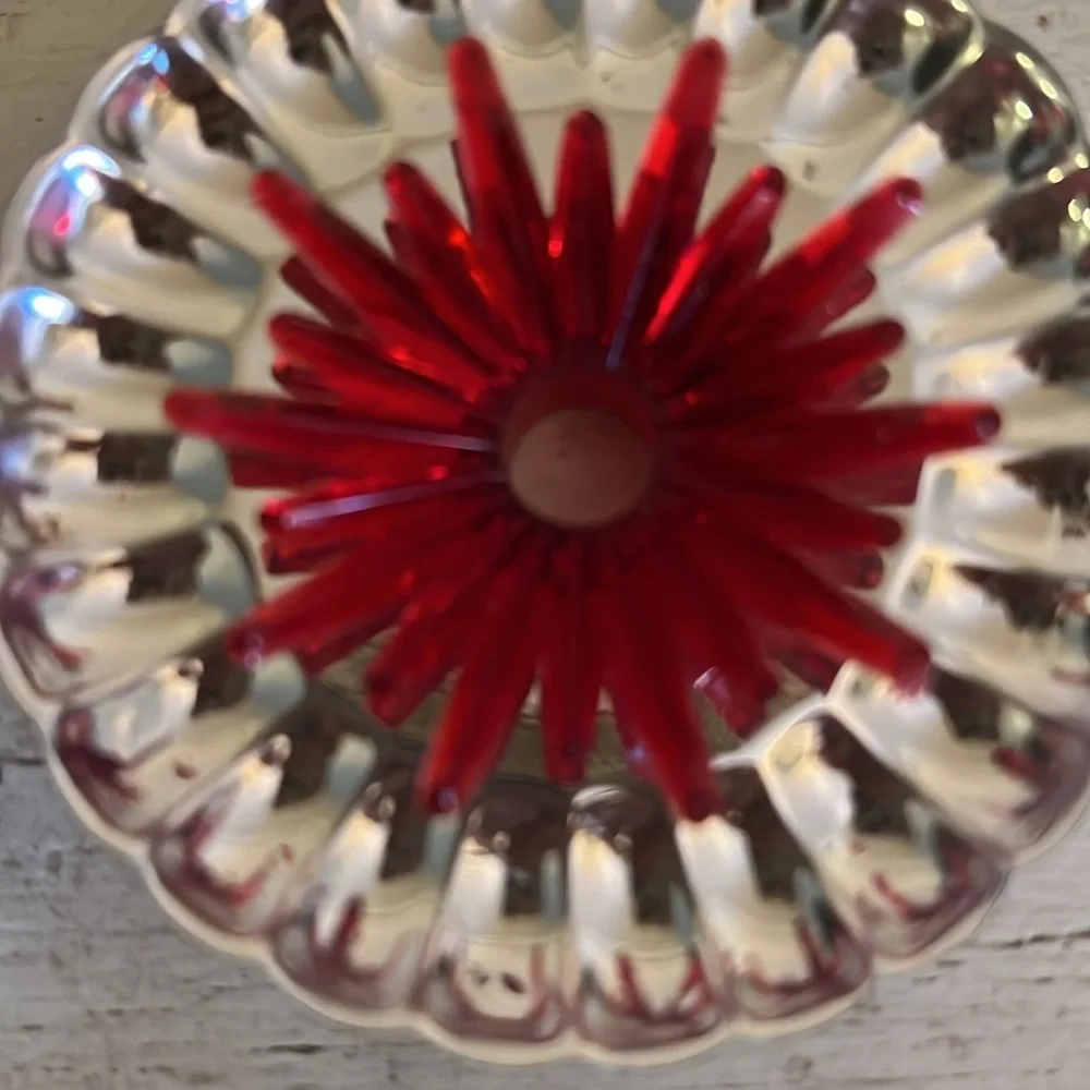 Lot 6 Vintage Christmas tree light Foil plastic starburst reflectors 3” diameter